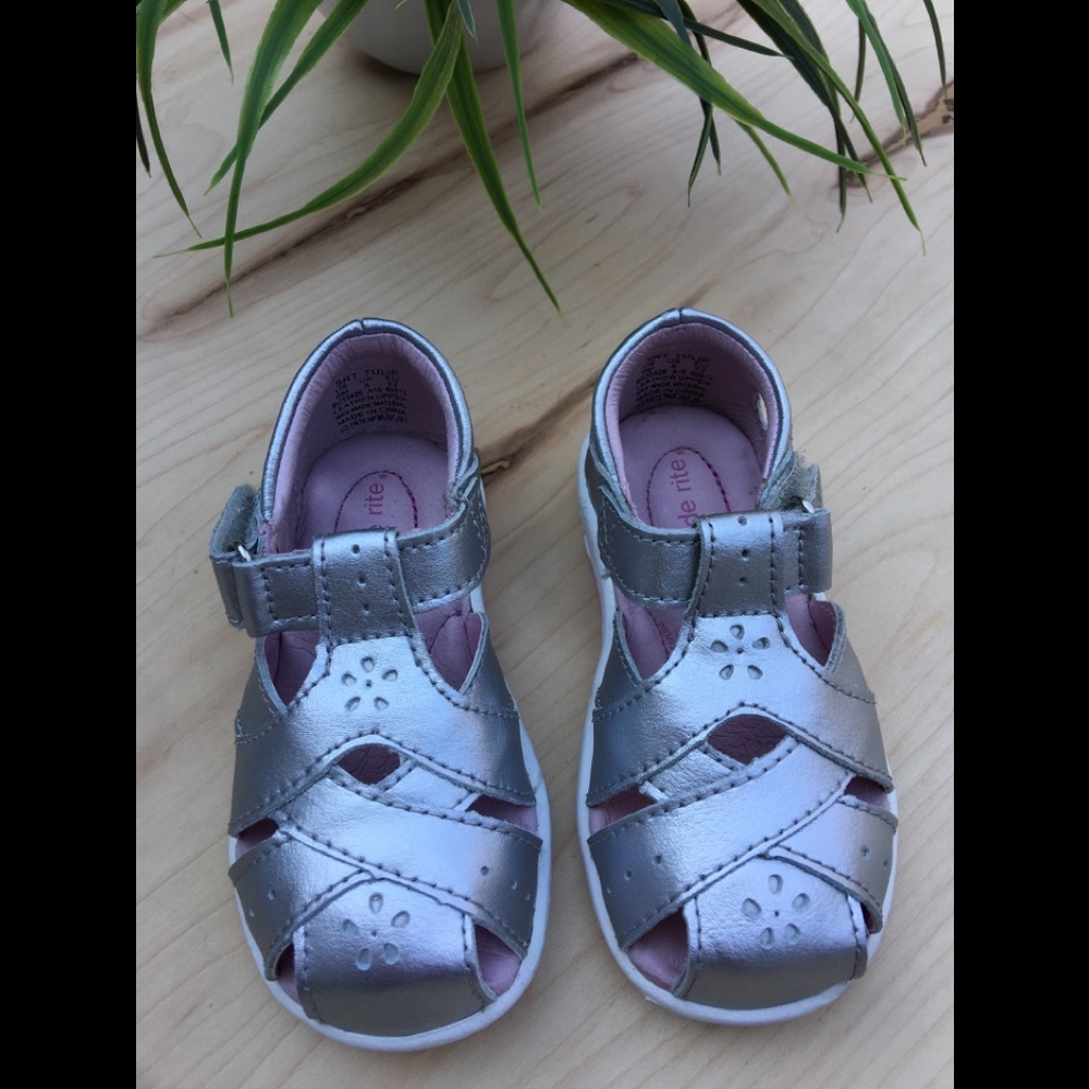 STRITE RITE Girls Tulip Silver Sandals NWT comfortable